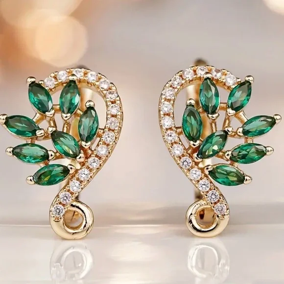 Elegant Gold and Green Leaf Earrings. - Picture 4 of 5